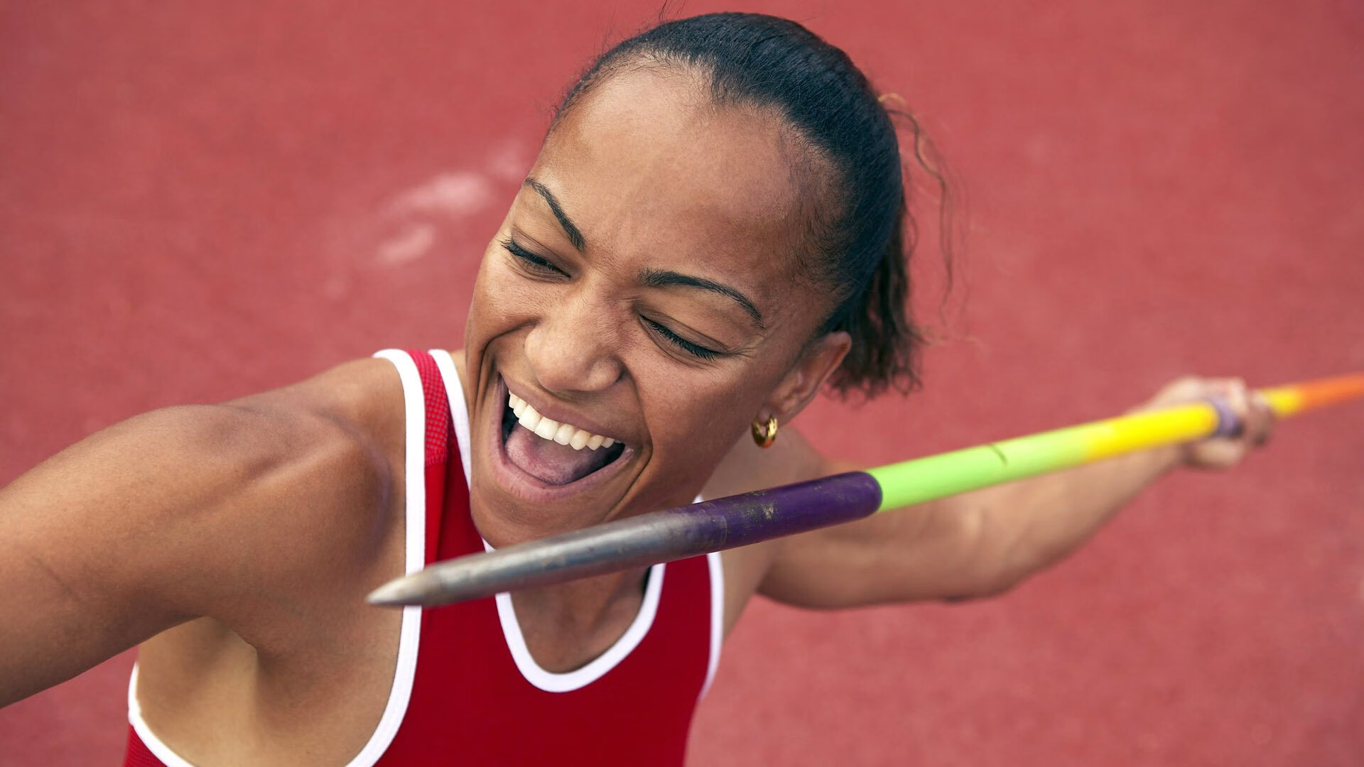 蝶泳赛事吉尔吉斯斯坦发挥稳定，吉尔吉斯斯坦游泳运动员