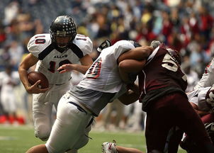 中国足球国家队对新型前锋的战术适用性评价，中国足球某前锋